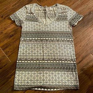 Soft Patterned Vneck